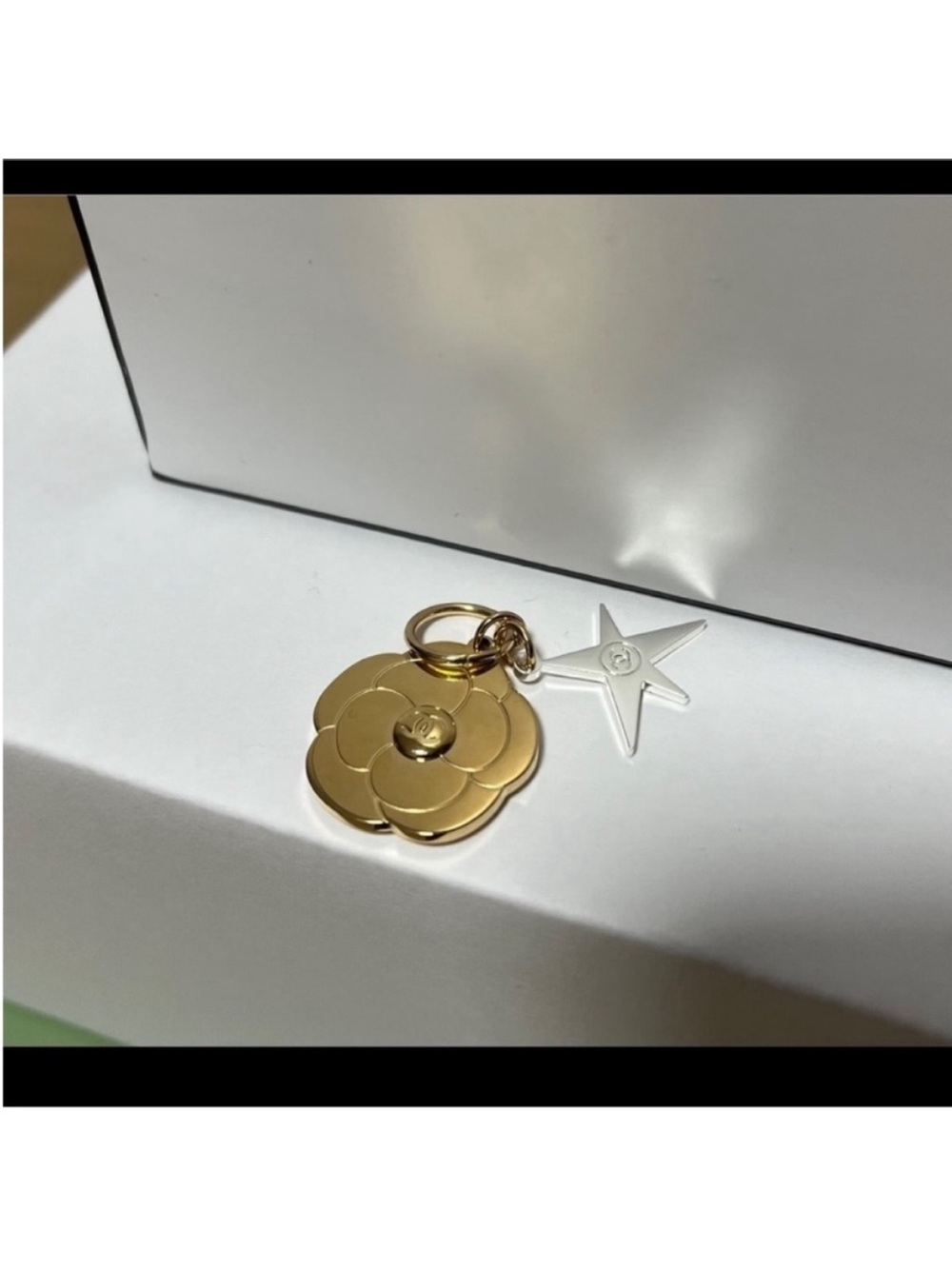 Chanel Small Charm - Picture 5 of 6
